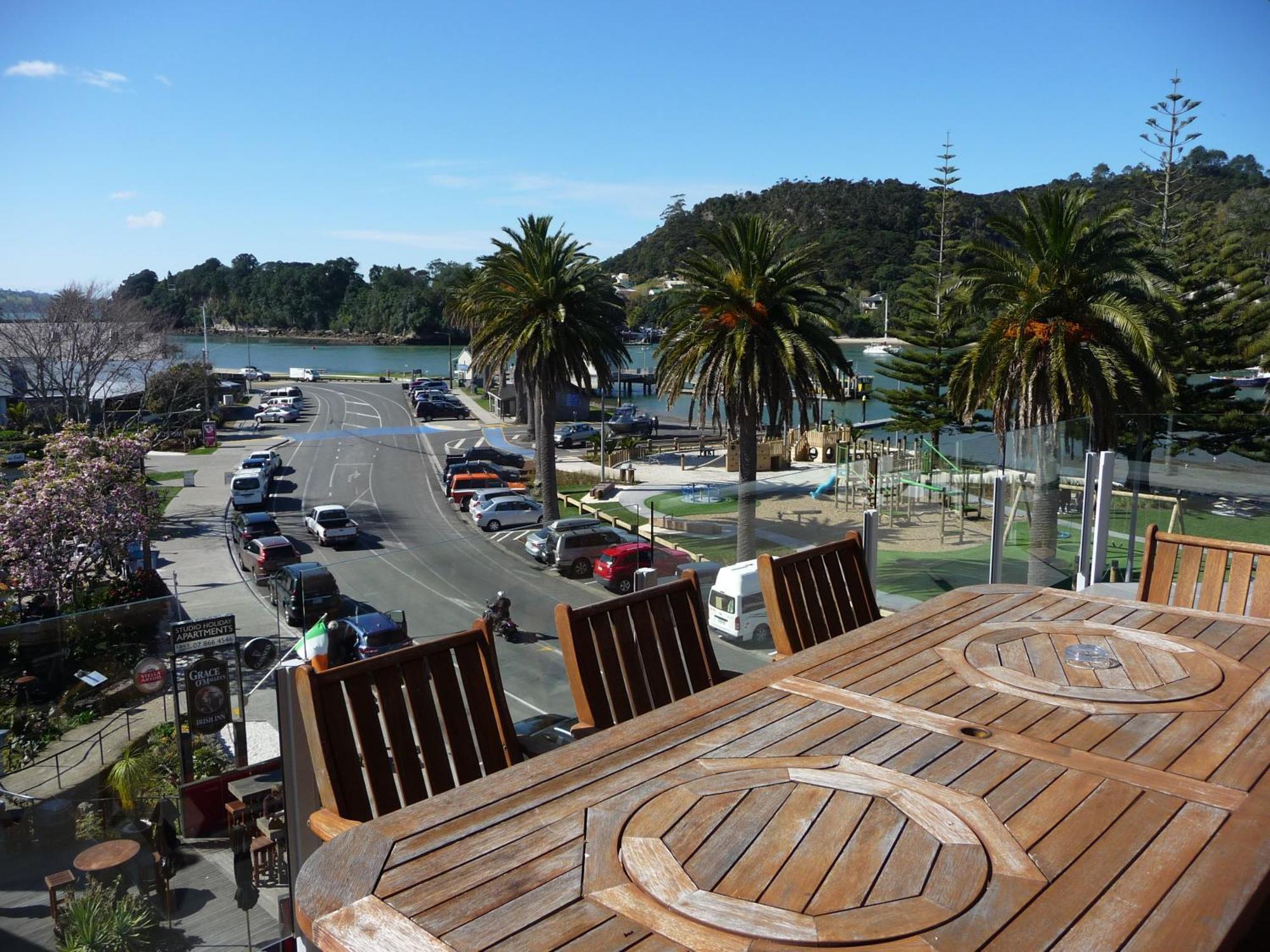Esplanade Apartments Whitianga Exteriör bild