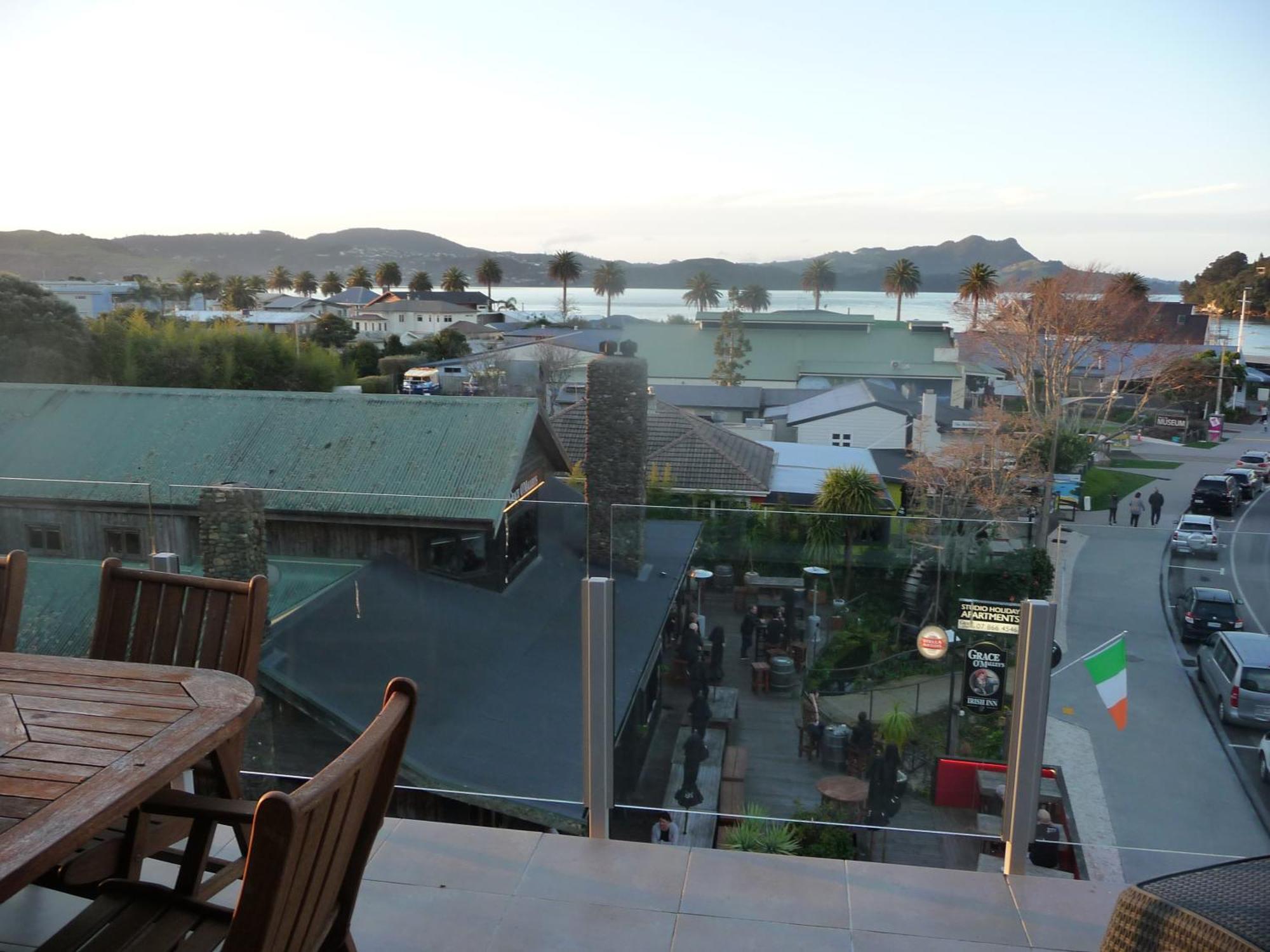 Esplanade Apartments Whitianga Exteriör bild